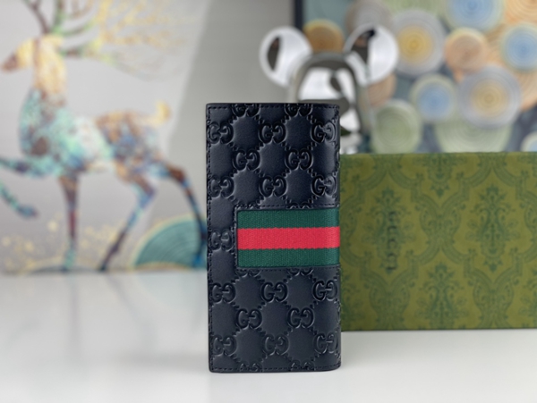 グッチ財布コピー背面デザイン